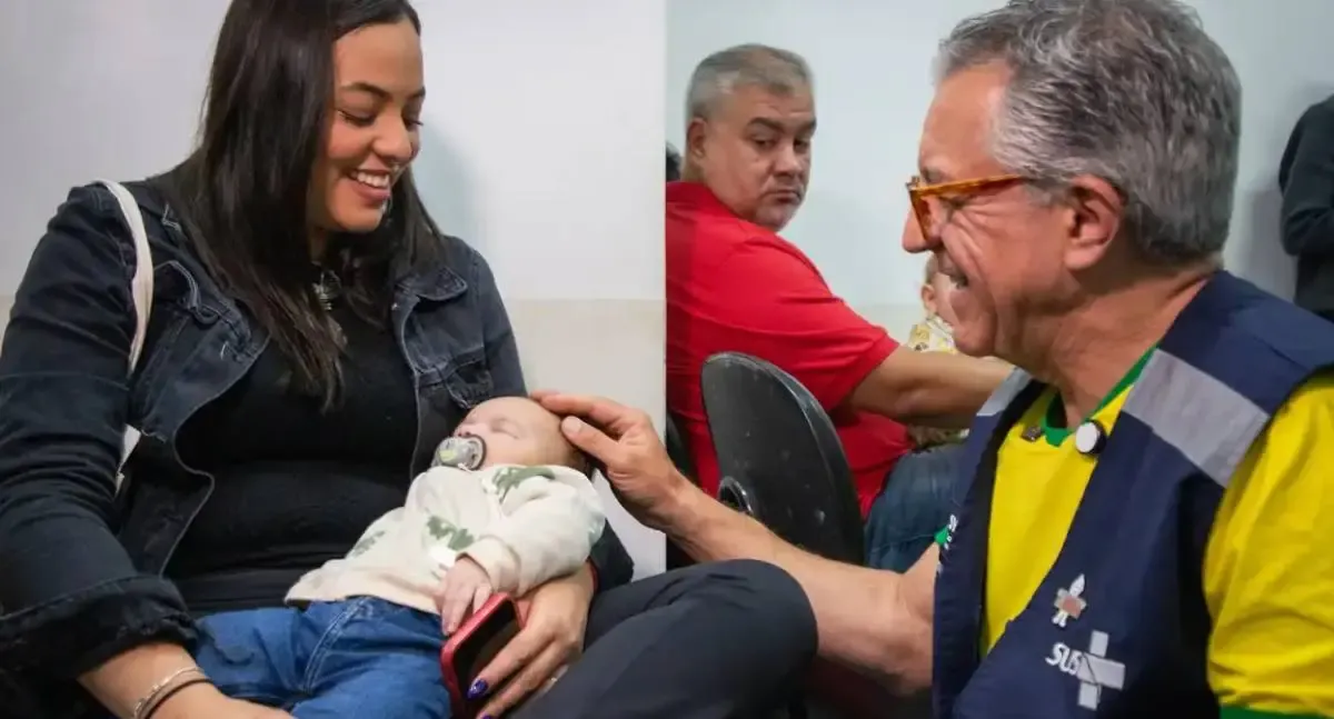 Saúde  Ministério da Saúde inicia aplicação da vacina pneumo 20