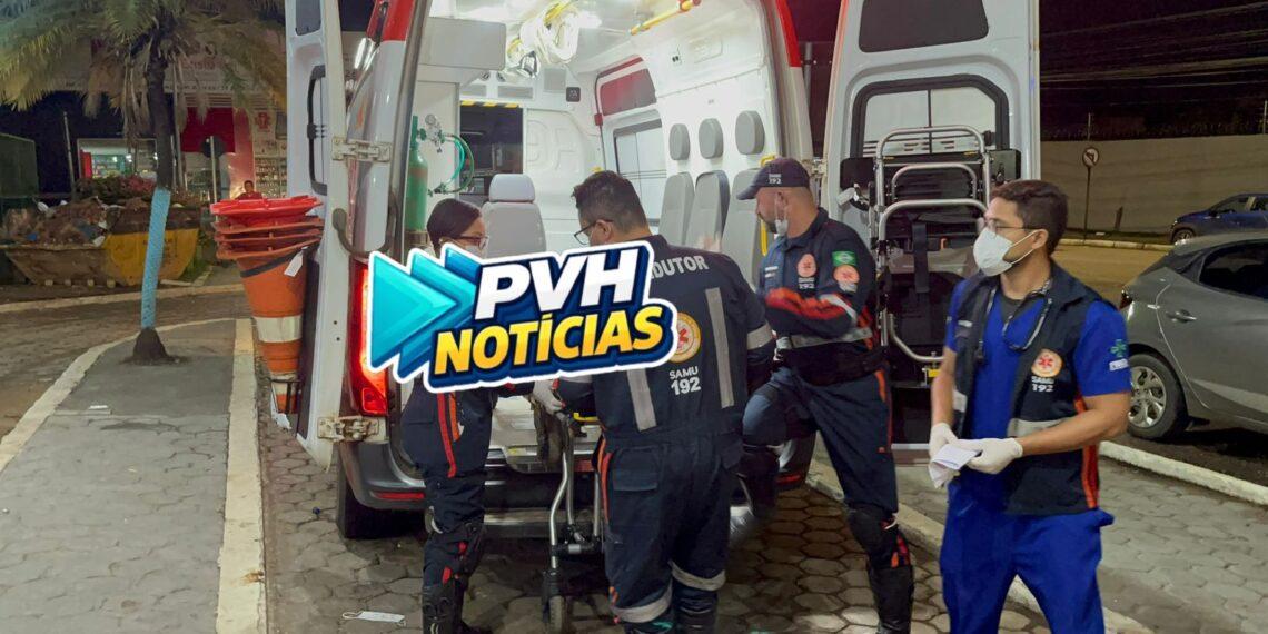 VÁRIOS GOLPES: Homem pede socorro após ser esfaqueado em borracharia no centro