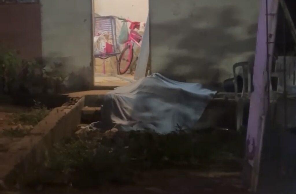 VÍDEO - Homem é assassinado a tiros na frente de casa em Rondonópolis; vídeo