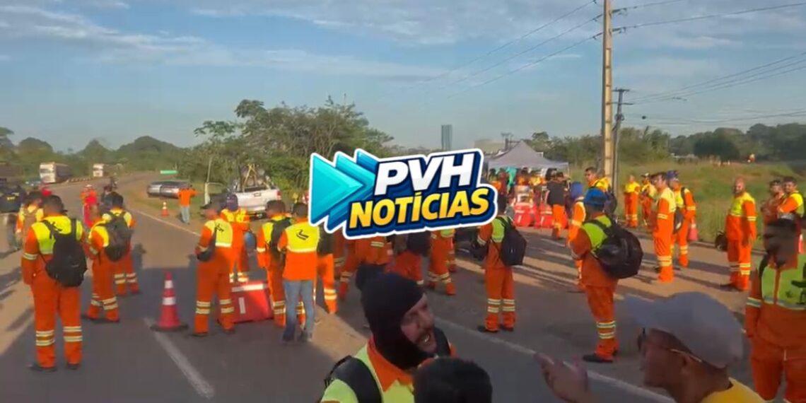 VÍDEO - URGENTE: Rodoviários interditam BR-364 em manifestação por condições ruins de trabalho em Porto Velho