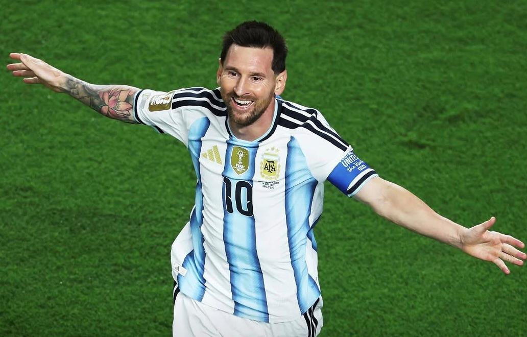 VÍDEOS - 16 gols em Copas Messi lidera goleada da Argentina e iguala Klose na artilharia das Copas