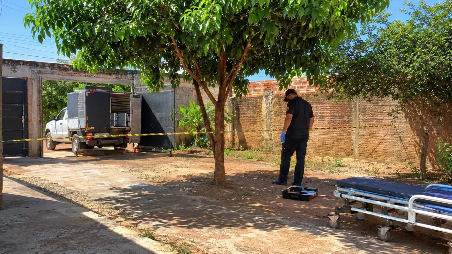 cidade - Homem é encontrado morto no quintal de residência em Vilhena