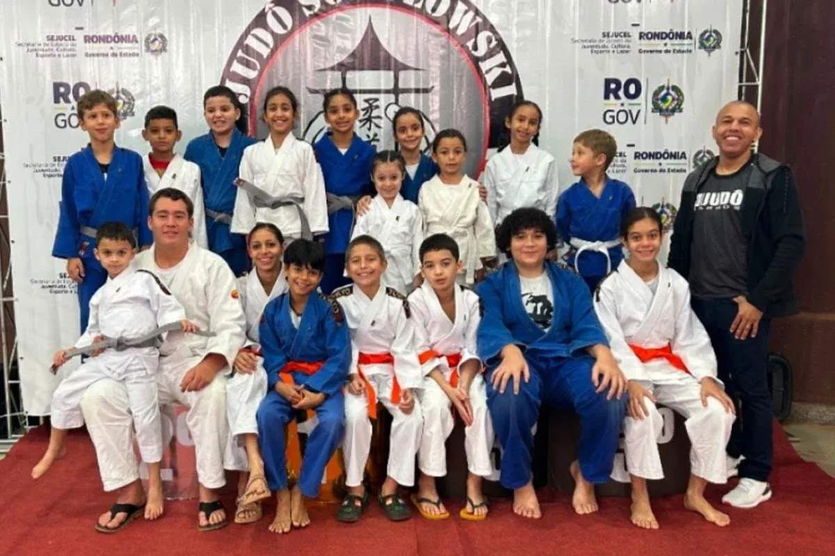 DESTAQUE - Academia Barros conquista 3º lugar geral e leva 14 medalhas na 5ª Copa de Judô Sokolowski