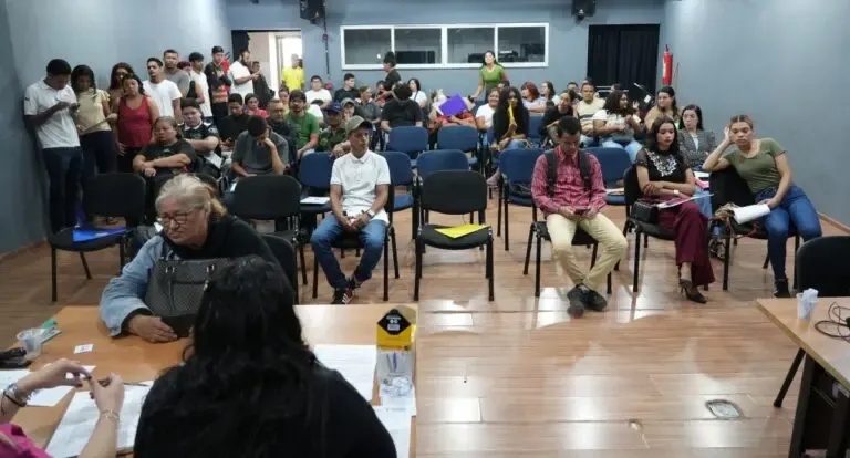 Emprego - Mutirão de empregos atrai centenas de candidatos no primeiro dia em Porto Velho