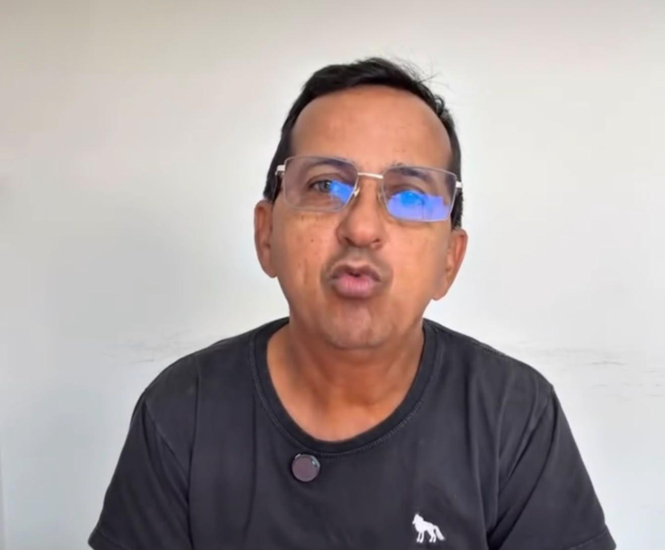 Entre resistências e impasses, Ernesto Ferreira tenta fazer Expedito Netto descer goela abaixo