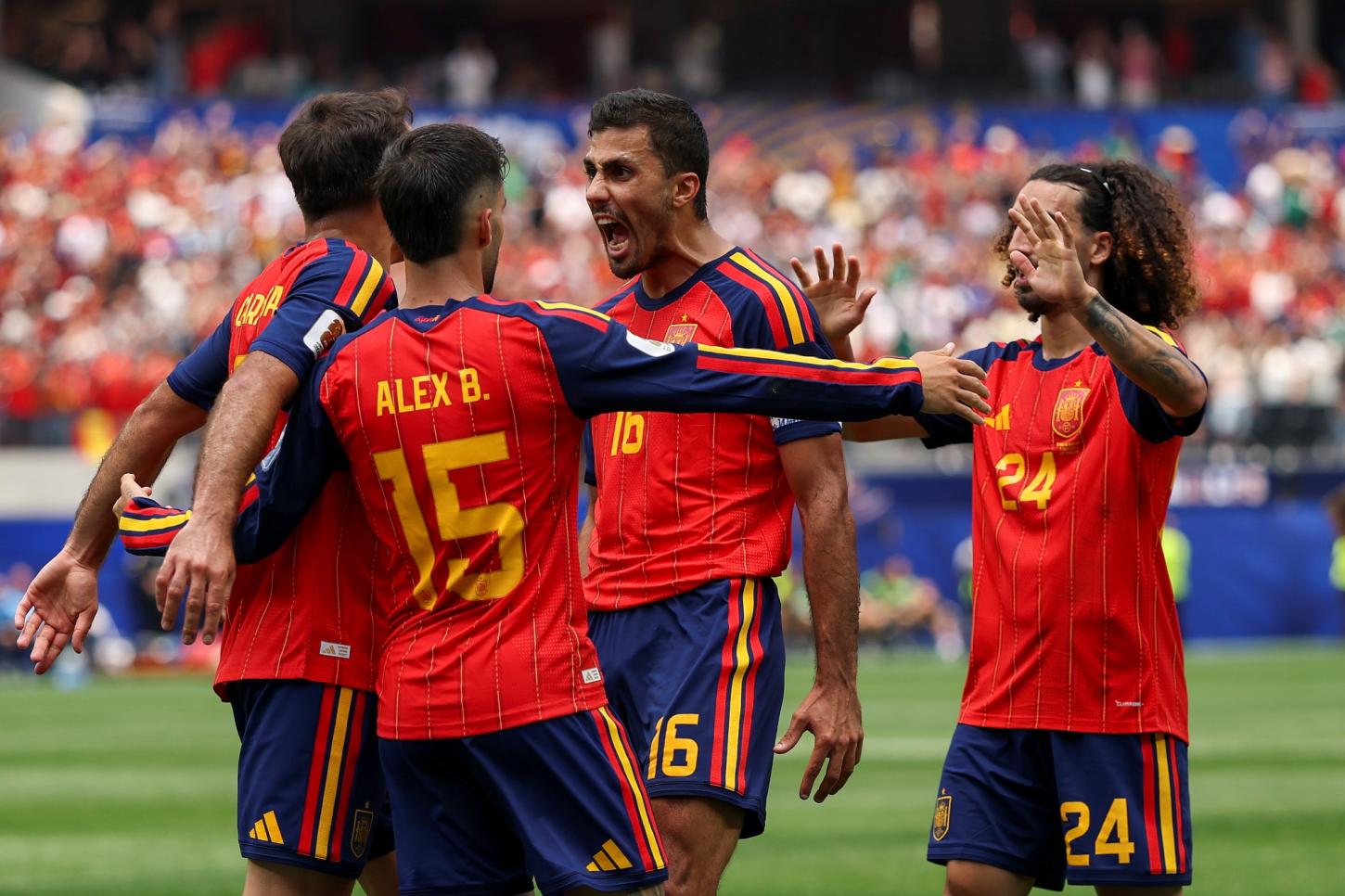 Esportes - Espanha marca no fim do jogo e enfrenta a França na semifinal da Copa
