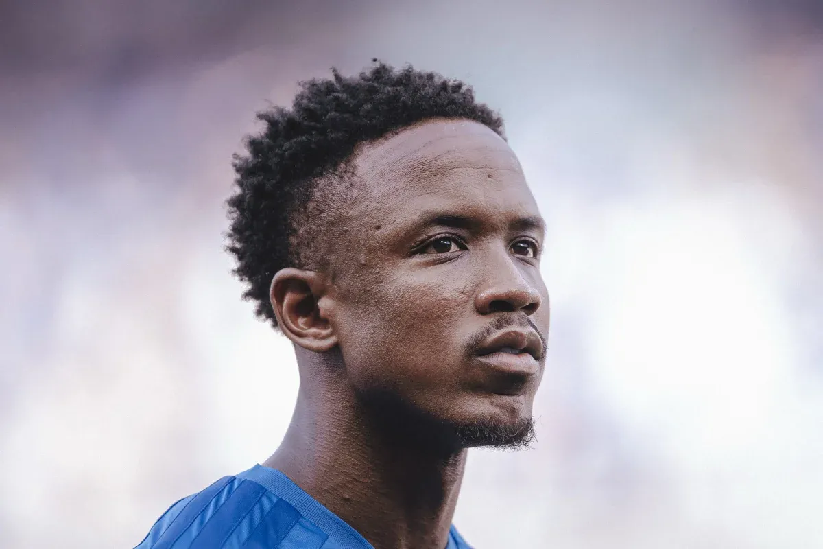 Futebol - Atacante do Cruzeiro, Sinisterra vai tratar lesão da coxa na Finlândia