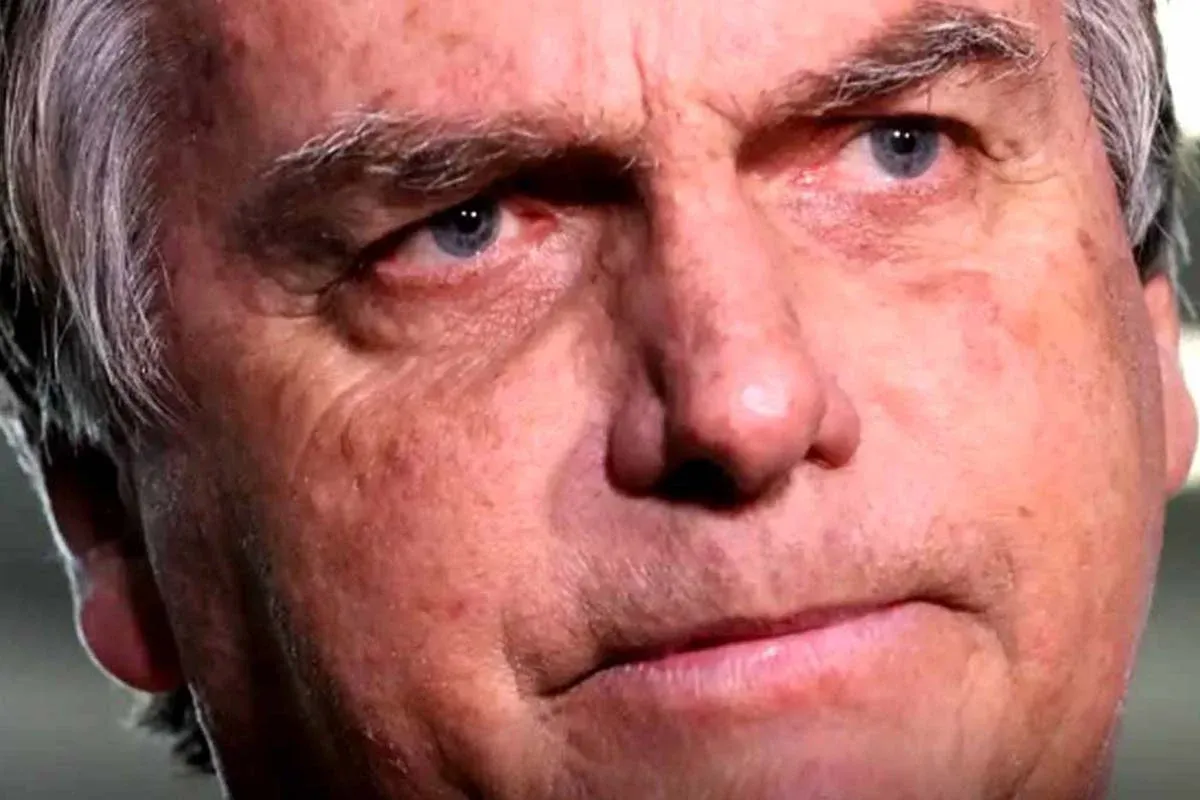 INQUÉRITO - Polícia Civil do DF não indicia Bolsonaro no caso de arma apreendida
