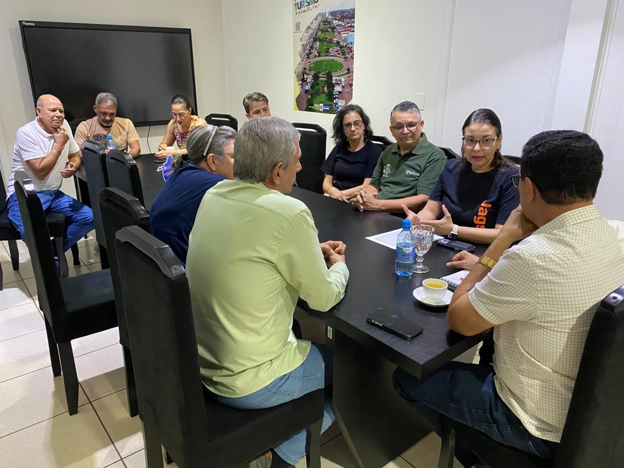 Liquida Rolim pauta reunião entre Prefeitura e ACIRM para fortalecer o comércio local