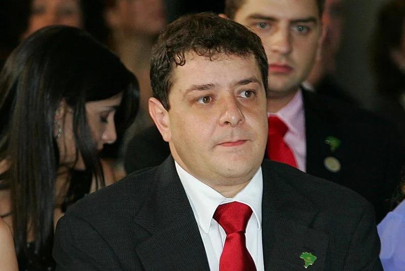Lulinha - Filho de Lula é investigado por tráfico de influência e corrupção