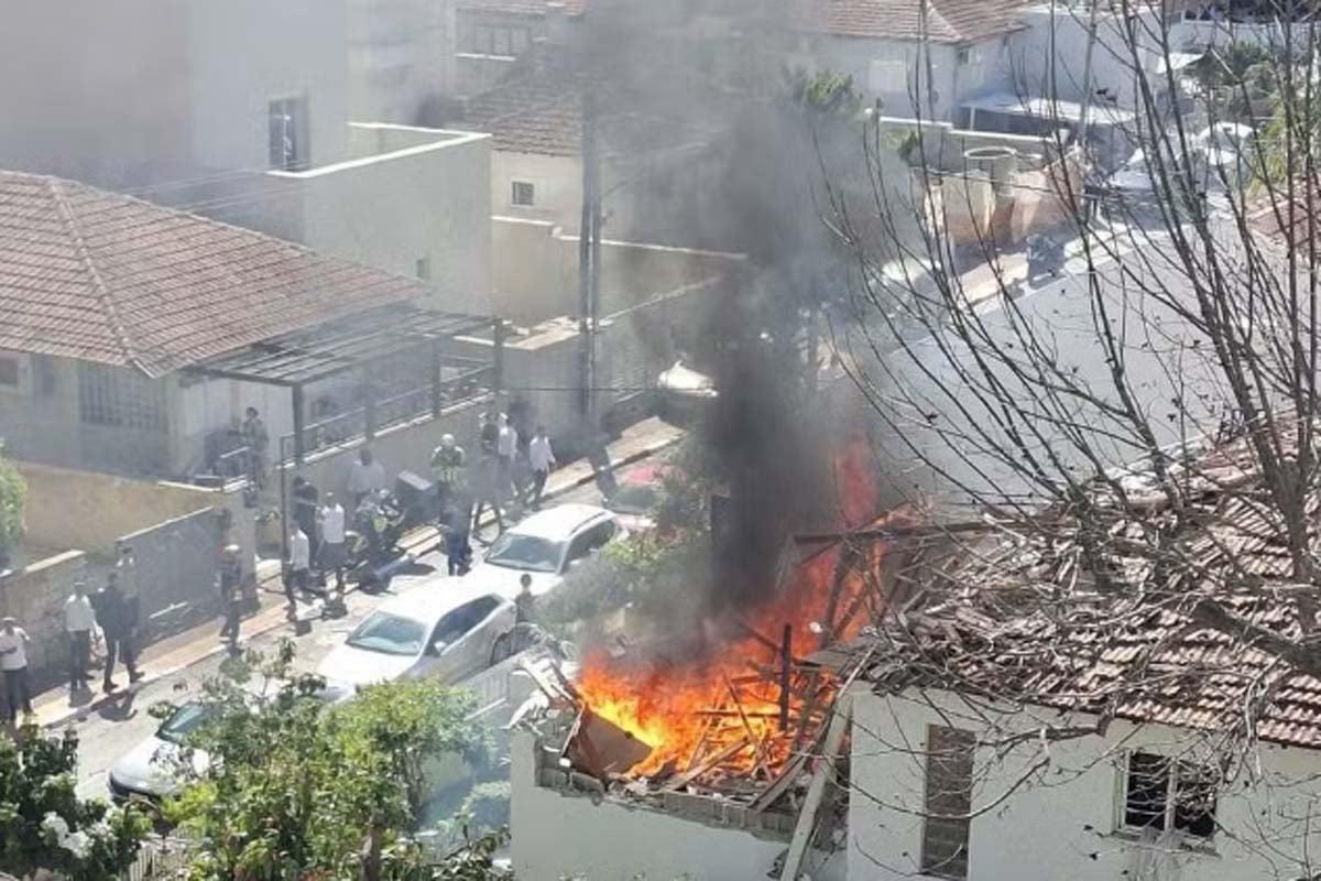 OFENSIVA -  EUA voltam a bombardear o Irã após morte de dois militares