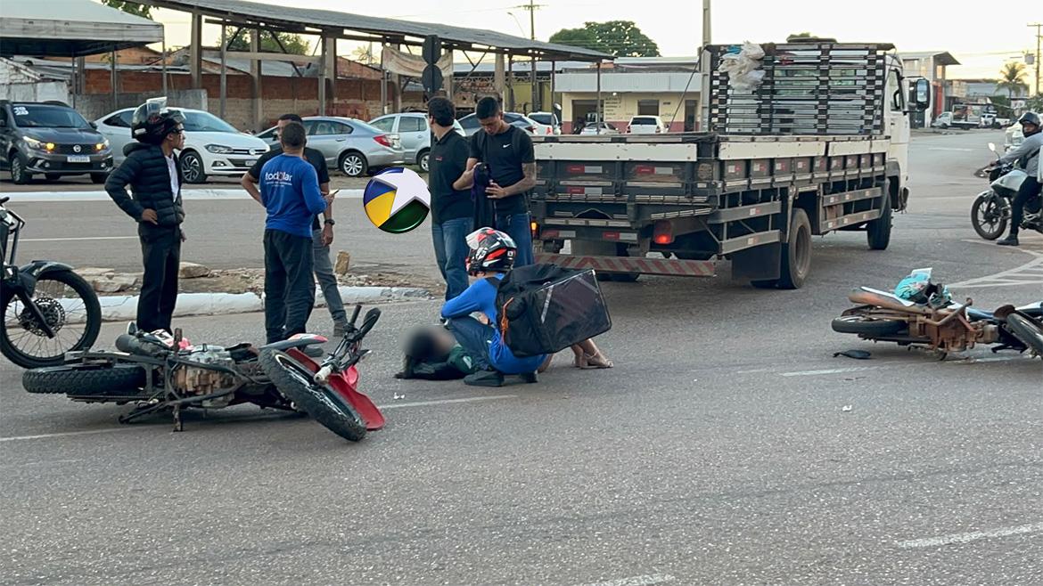 Polícia - Motoboy avança preferencial, causa acidente e deixa motociclista ferida na região central de Porto Velho