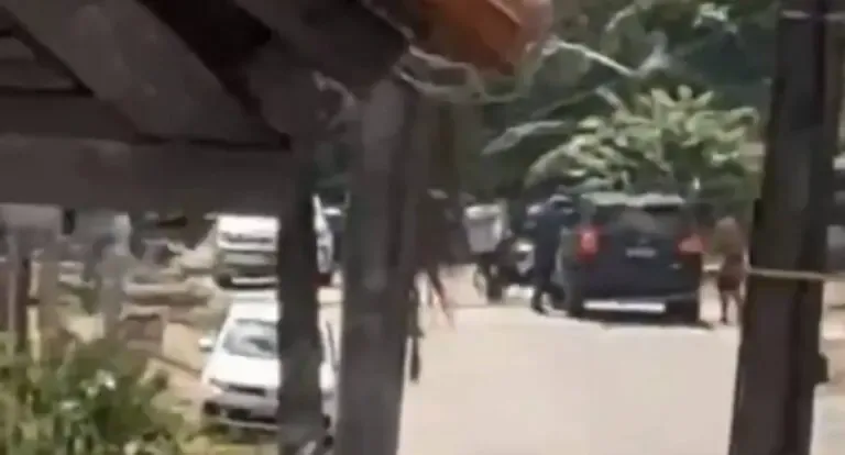 Polícia - Vídeo mostra acadêmica sendo rendida por populares após atropelar e matar idoso