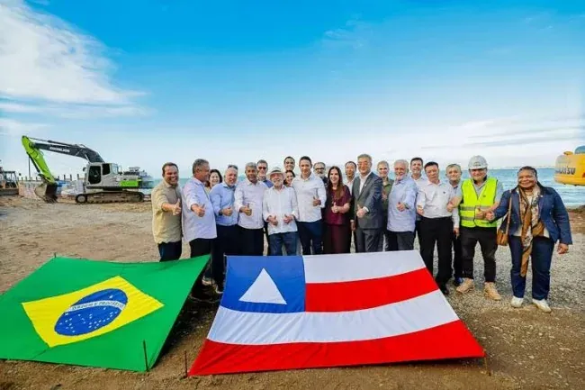 Política - Desespero eleitoral leva Lula a inaugurar ponte que não existe e cano sem água