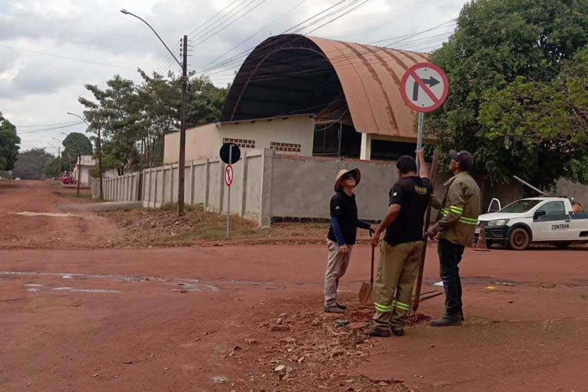 ROLIM DE MOURA - Motoristas devem ficar atentos à nova mão única em frente à Escola Maria Lira e à Creche Municipal