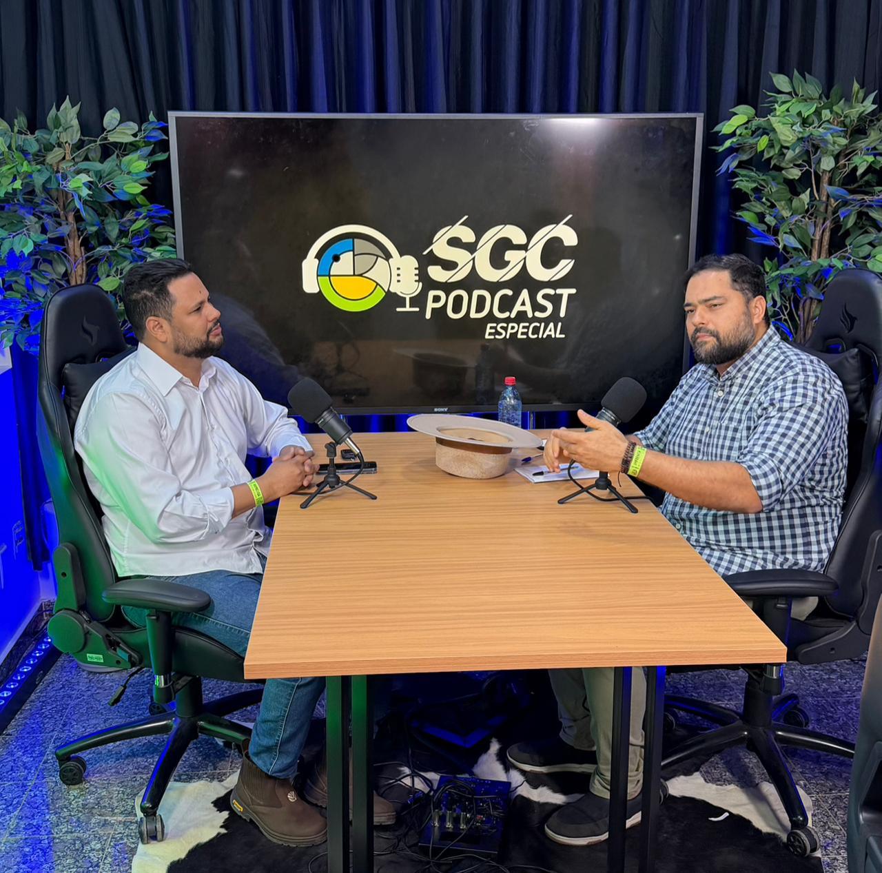 Samuel Costa apresenta propostas para a saúde mental e é destaque em entrevista ao podcast da SGC Rondônia durante a Expojipa 2026
