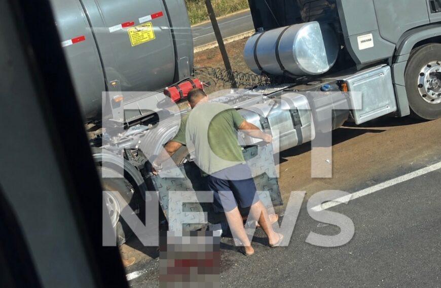 VÍDEO - ESTADO GRAVE - Motociclista sofre dilaceração na perna após batida com carreta na BR-364 em Rondonópolis; imagens