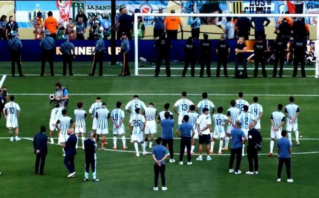 Vídeo -Futebol - Silêncio é quebrado e 