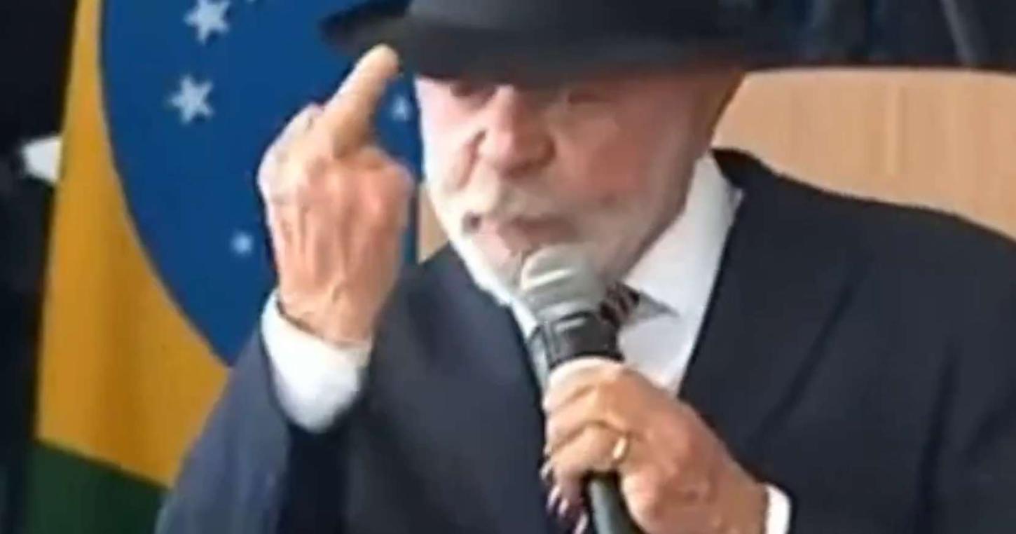 VÍDEO - Política - Em ataque de fúria, Lula faz gesto obsceno