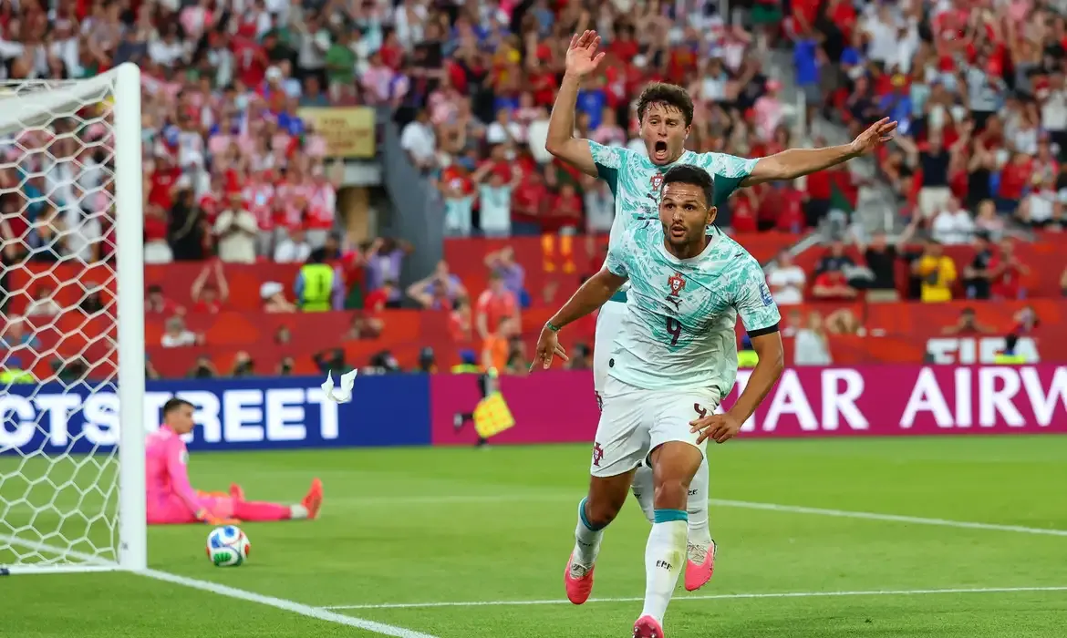 VÍDEOS - Esportes - Portugal vira sobre Croácia e vai às oitavas com gols de CR7 e Ramos
