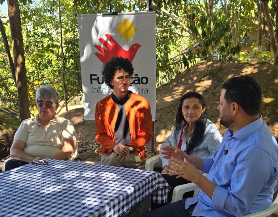 Adrian Jhonnson DEFENDE RENOVAÇÃO POLÍTICA E FOCO EM CAUSAS SOCIAIS
