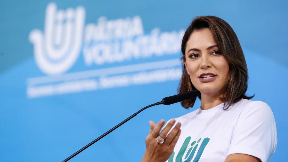 Brasil -  Michelle diz que anunciará decisão sobre candidatura na convenção do PL no domingo