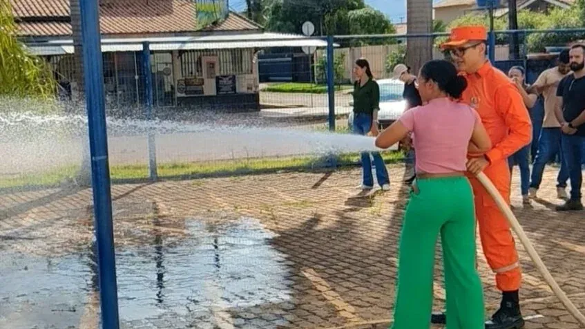 cidade - Curso de Projetos de Prevenção e Combate a Incêndio e Pânico é concluído com aula prática em Rolim de Moura