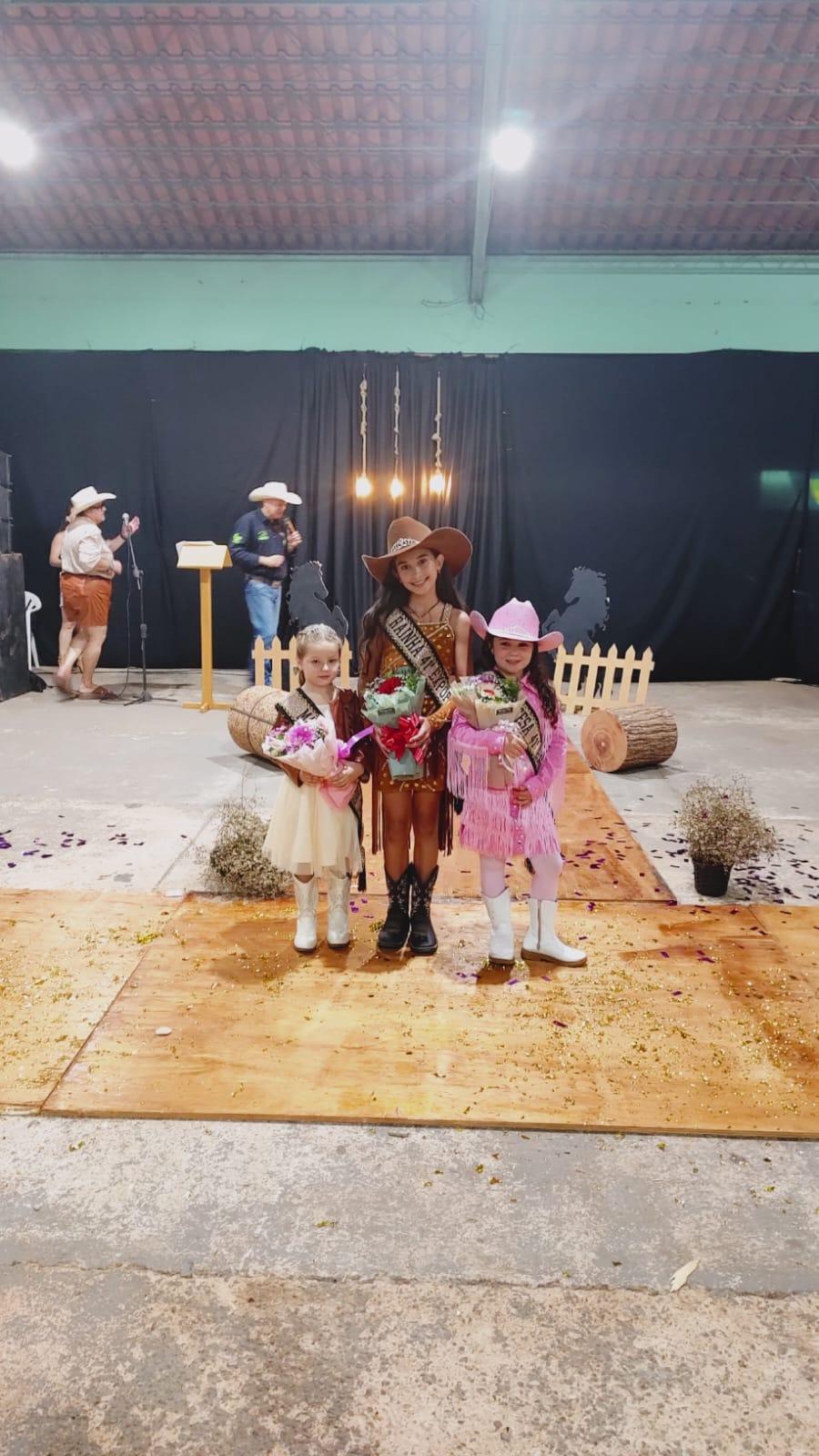 Country Kids 2026 reúne centenas de famílias e consagra nova Realeza Mirim da 41ª EXPOPIB em uma tarde marcada por tradição, cultura e muita emoção