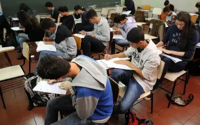 Economia | PÉ-DE-MEIA - Pé-de-Meia: pagamento para nascidos em novembro e dezembro será feito nesta segunda-feira (31)