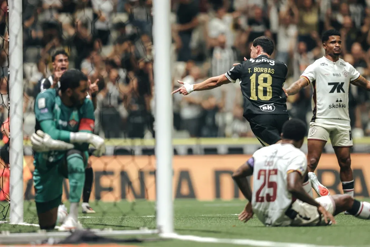 Esportes - Atlético-MG bate Vitória pelo Brasileirão e alcança 13º jogo sem derrotas