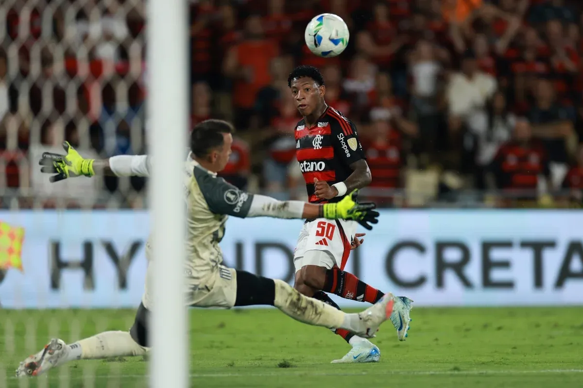 Esportes - Gonzalo Plata se despede da torcida do Flamengo: 