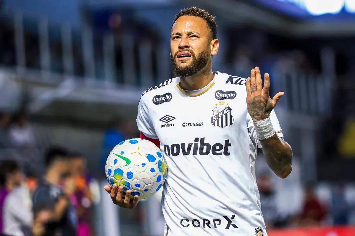 Esportes - Neymar aceita desafio x1 feito por jornalista: 