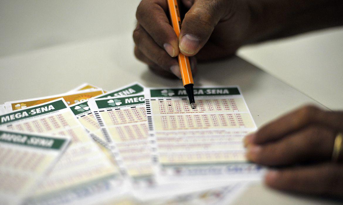 Geral  - Mega-Sena sorteia prêmio acumulado de R$ 50 milhões nesta quinta-feira