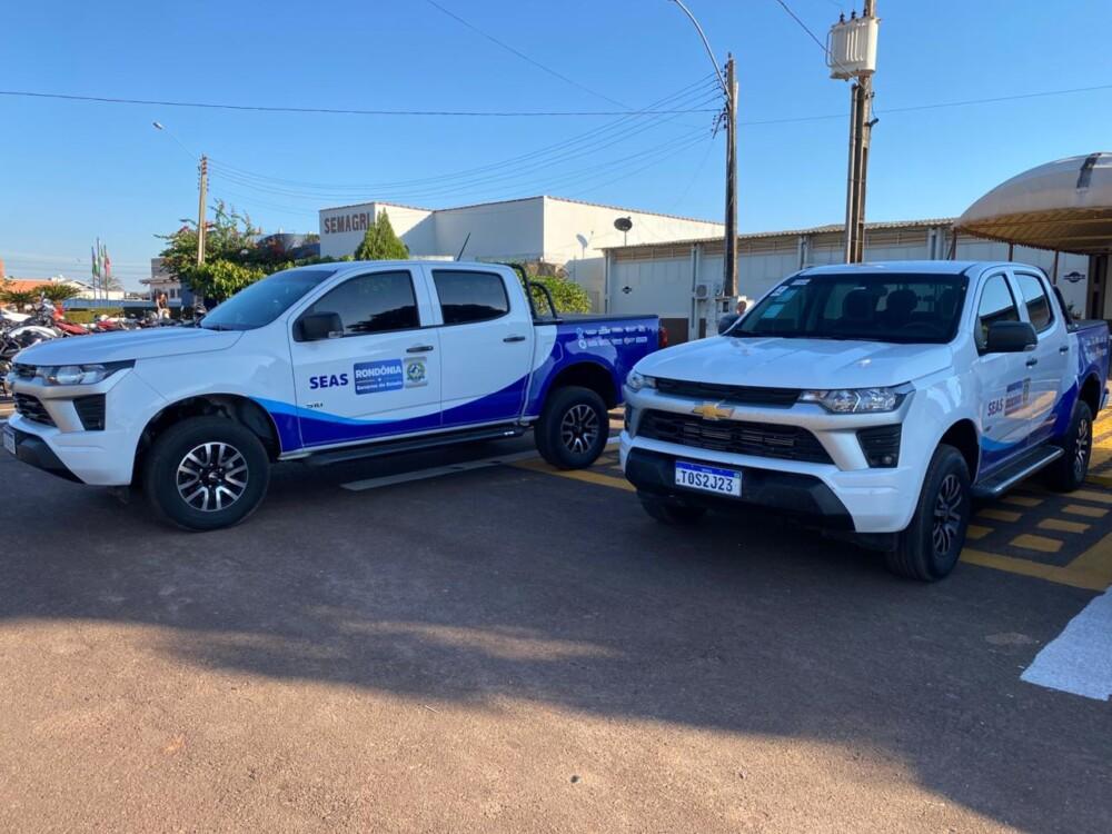 Geral - Veículo oficial é usado como “motel” por servidores municipais de Jaru