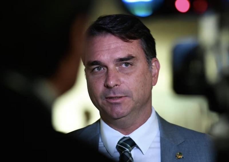 Jogo bruto - TSE restabelece filiação de Flávio ao PL, após ‘molecagem’ que o filiou ao Missão