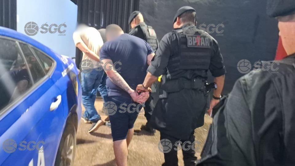 Plantão de Polícia -  Vídeo: Três suspeitos são presos com moto furtada e adulterada no bairro Tucumanzal