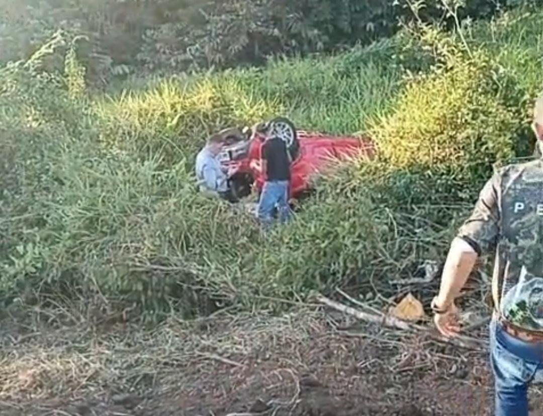 Polícia - Cinco pessoas morrem em colisão frontal entre carro e bitrem na BR-364, em Porto Velho