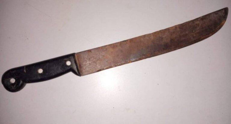 Polícia Mulher é agredida pelo companheiro com faca e tem casa destruída durante churrasco em RO