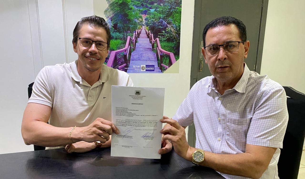 Prefeito Aldo Júlio assina ordem de serviço para reforma do refeitório da Escola Alternir Tavares 