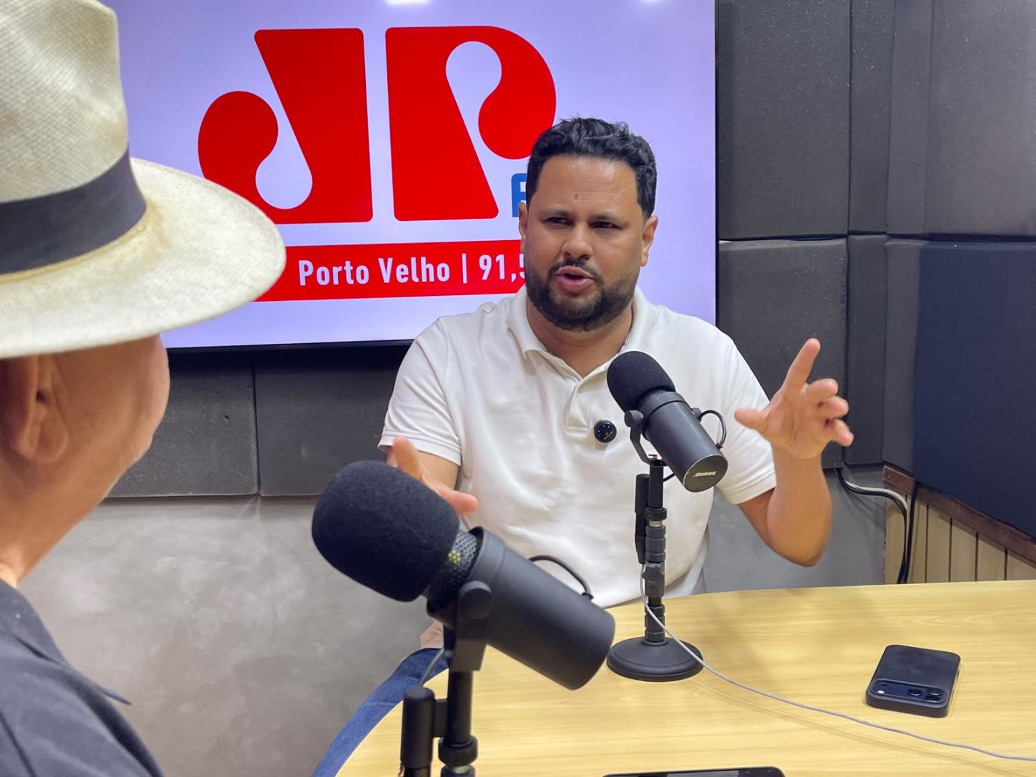 Samuel Costa é entrevistado no Jornal da Manhã e apresenta propostas para ampliar e descentralizar a saúde em Rondônia