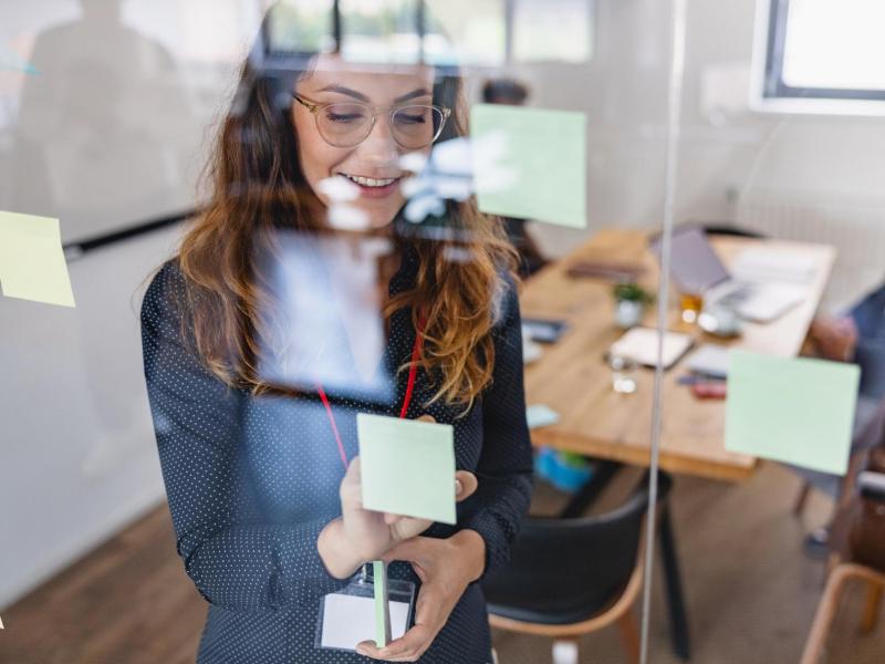  Santander X oferece programa global gratuito para incentivar universitários a transformar ideias em projetos reais 