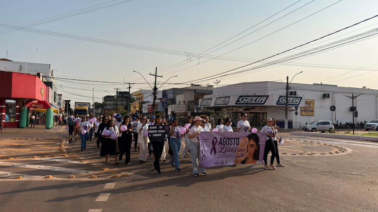 SEMAS promove caminhada em Rolim de Moura e reforça ações de prevenção e combate à violência contra a mulher