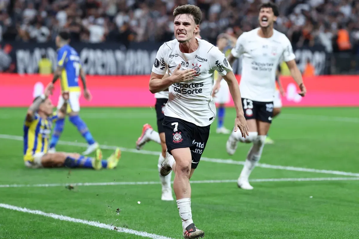 VÍDEO - Esportes - Bidon marca no fim, Corinthians bate Rosario e avança na Libertadores