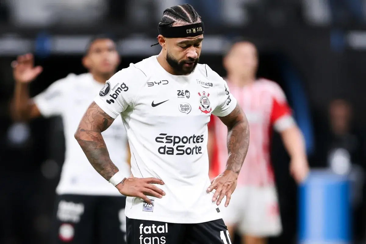 Esportes - Gaviões culpa Memphis por eliminação e critica diretoria do Corinthians