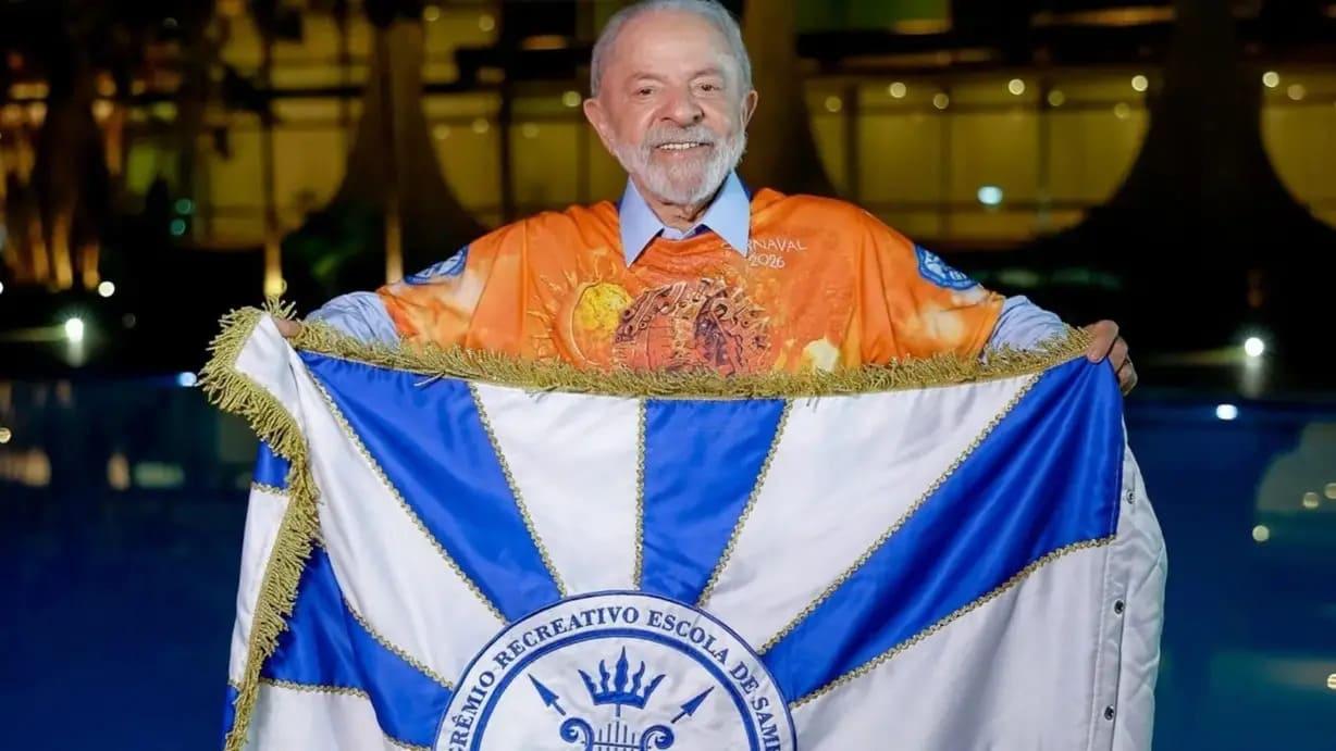 Carnaval - TSE aceita abrir ação contra Lula por desfile de escola de samba