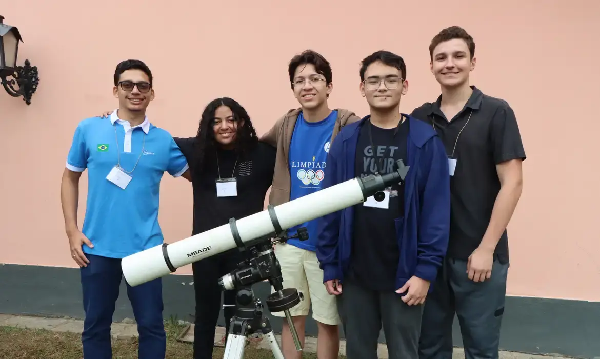 Educação - Olimpíada de Astronomia no Vietnã tem cinco estudantes brasileiros