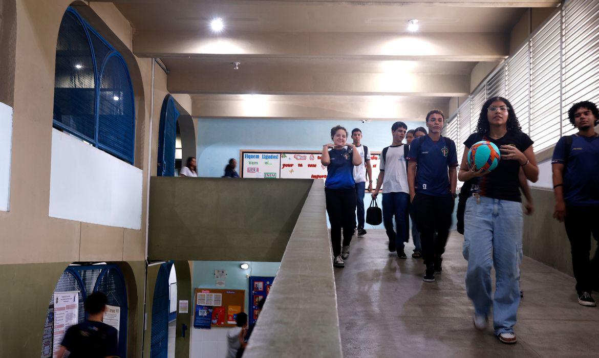 Educação - Pé-de-Meia começa a pagar sexta parcela a estudantes nesta segunda