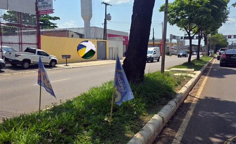 Eleições - Justiça Eleitoral notifica campanhas sobre proibição de bandeiras em canteiros e carros de som em 