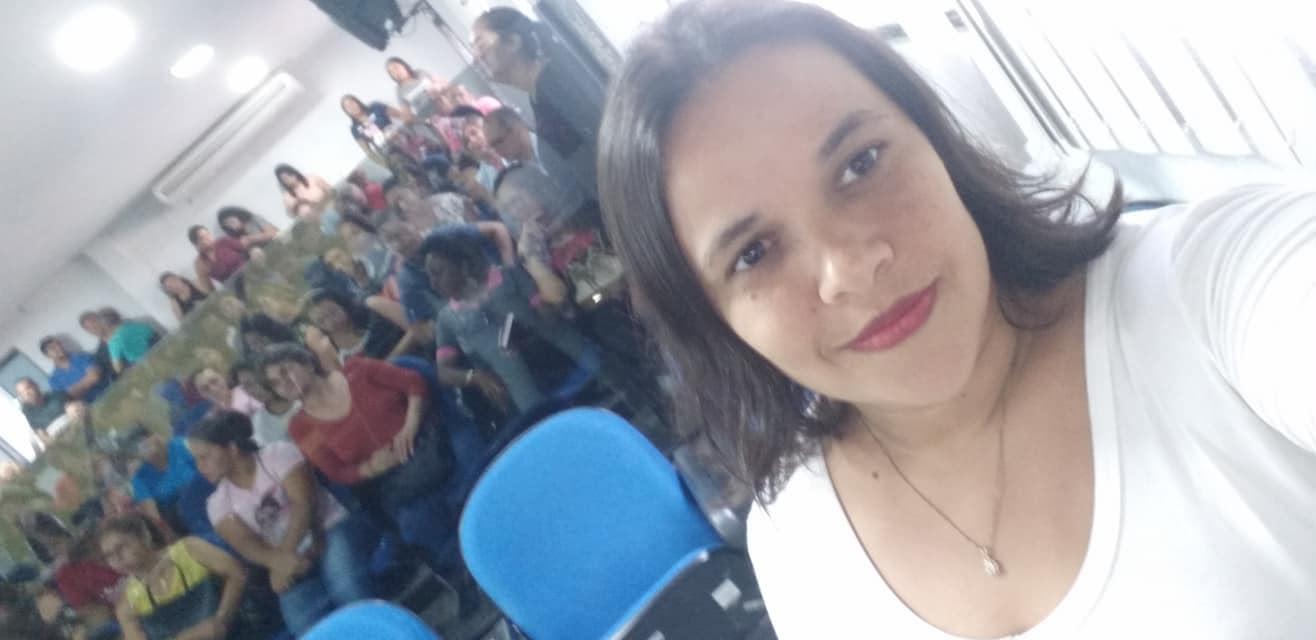“ESSA VAL BARRETO AÍ”: QUEM É ESSA PROFESSORA?
