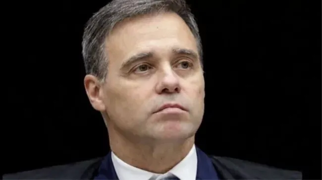 Opinião - Mendonça reforça a segurança e passa a usar colete à prova de balas